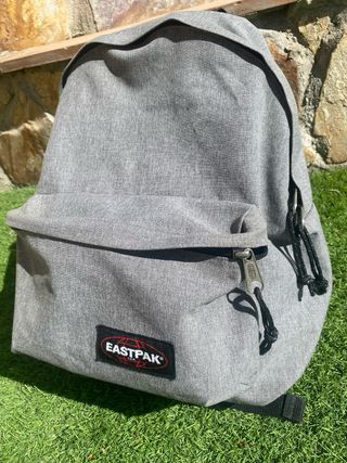 Mochila Eastpak Gris