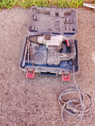 Martillo demoledor con cinceles