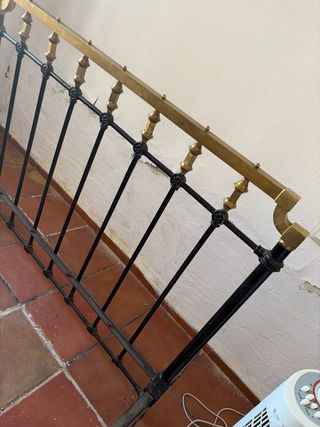Letto in ferro battuto e ottone