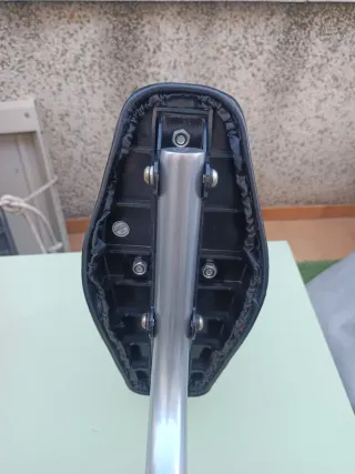 Asiento y tija Razor desmontable