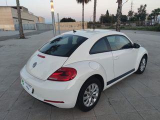 VOLKSWAGEN BEETLE 1.6 TDI 105 CV IMPECABLE