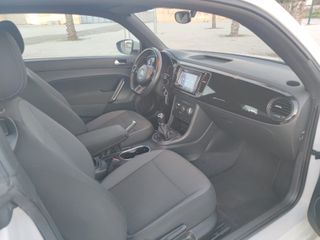 VOLKSWAGEN BEETLE 1.6 TDI 105 CV IMPECABLE