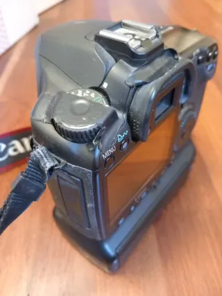 Cámara Canon 40D para piezas más battery grip