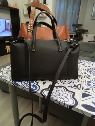 2 Bolsos Calvin Klein Marrone y negro
