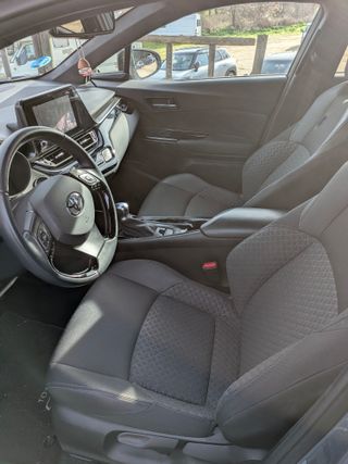 Toyota C-HR 2023 180H Advanced como nuevo