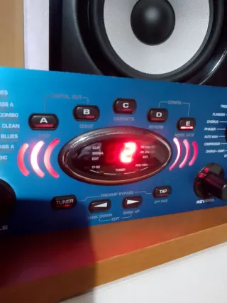 Berhinger V-amp Pro - multiefectos guitarra