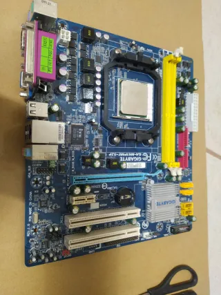 Placa Base gigabyte + Procesador Athlon 64