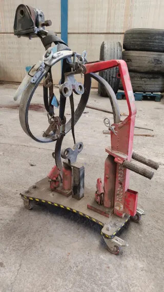 Soporte universal de bujes y frenos de disco