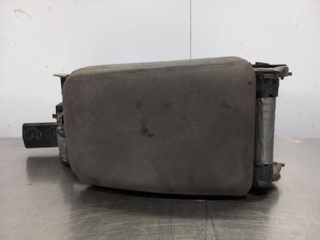 APOYABRAZOS CENTRAL VOLKSWAGEN GOLF V (1K1)(10.20