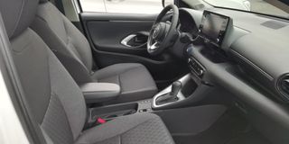 Toyota Yaris Active Tech 2023 Hibrido