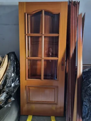 Puertas de madera maciza sapelly
