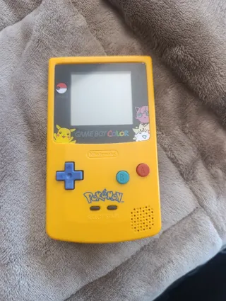 Game Boy Color Edición Pikachu Amarilla