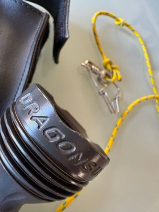 Linterna submarina Dragonsub con funda