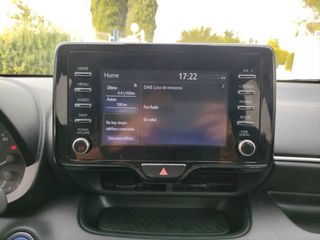 TOYOTA Yaris 1.5 120H Business Plus