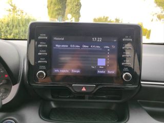 TOYOTA Yaris 1.5 120H Business Plus