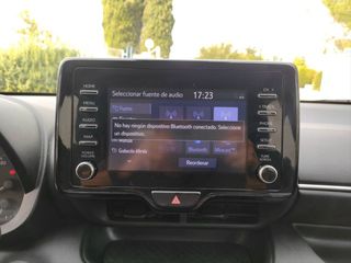 TOYOTA Yaris 1.5 120H Business Plus