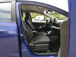 TOYOTA Yaris 1.5 120H Business Plus