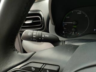 TOYOTA Yaris 1.5 120H Business Plus