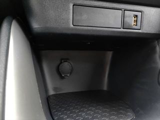 TOYOTA Yaris 1.5 120H Business Plus