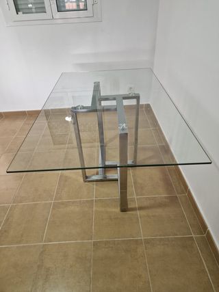 Mesa comedor cristal y metal moderna