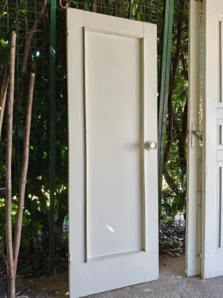 Puerta de castaño pequeña