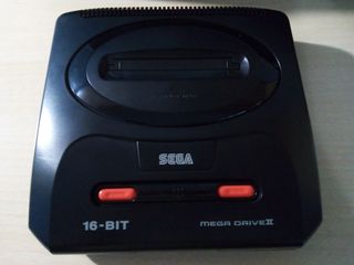 Sega Mega Drive II con 6 juegos