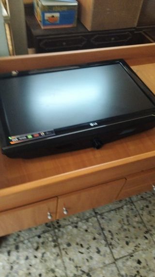 TV LG para colgar.Sin mando.37 p.Funciona bien