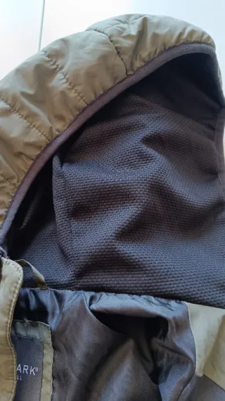 Chaqueta acolchada con capucha verde