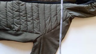 Chaqueta acolchada con capucha verde