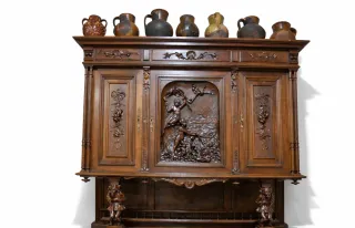 Antiguo aparador trinchero tallado