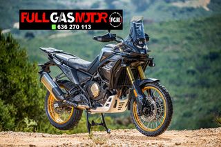 VOGE 800 RALLY Negra y Dorada