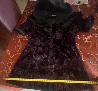 Soprabito in vellutino viola e nero