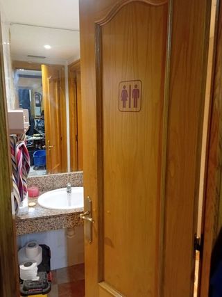 Bar en venta en Gavarra en Cornellà de Llobregat