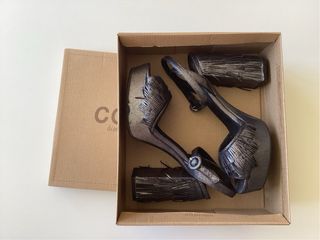 Sandalias de tacón plateadas con flecos “Corina”