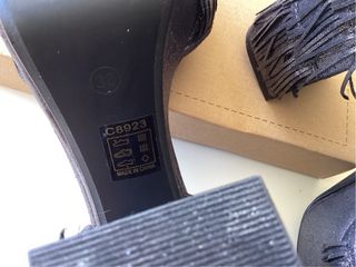 Sandalias de tacón plateadas con flecos “Corina”