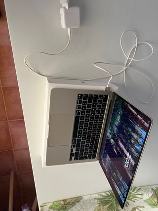 MacBook Air 13” M4 16GB RAM 256GB SSD Oro