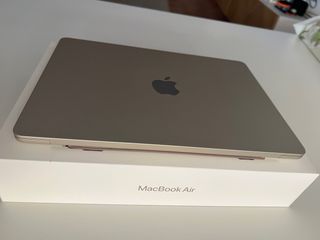 MacBook Air 13” M4 16GB RAM 256GB SSD Oro