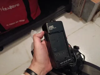 Videocámara JVC GR-AX200E + Cargador Bat y Bolsa.