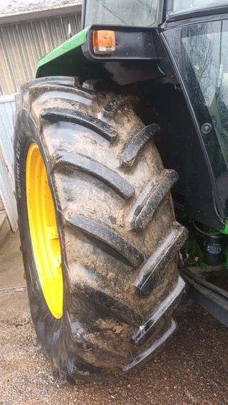 JOHN DEERE 3350 DT TRACTOR