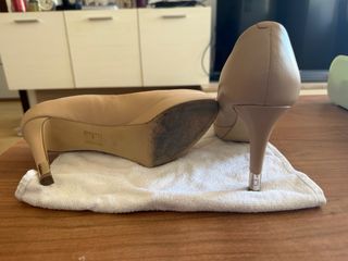 Zapatos de tacón Guess beige