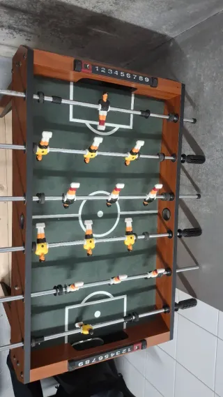 Futbolín de madera