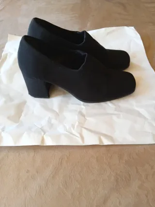Zapatos de tacón de Bata negros
