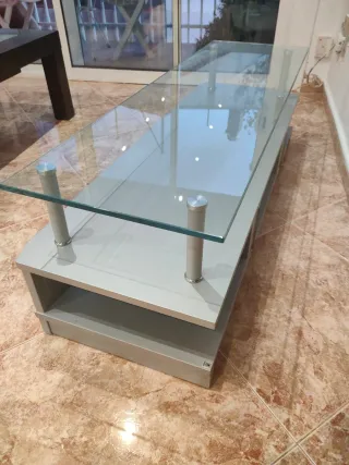 Mueble de televisión cristal y estructura gris