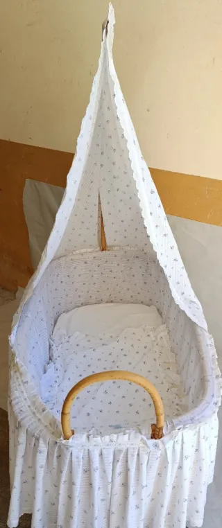 Cuna/moisés bambú con ruedas