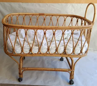 Cuna/moisés bambú con ruedas