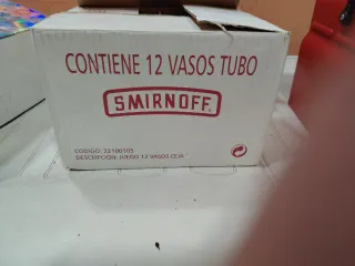 12 Vasos Tubo Smirnoff