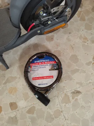 Patinete Xiaomi Scooter 4 con casco y candado