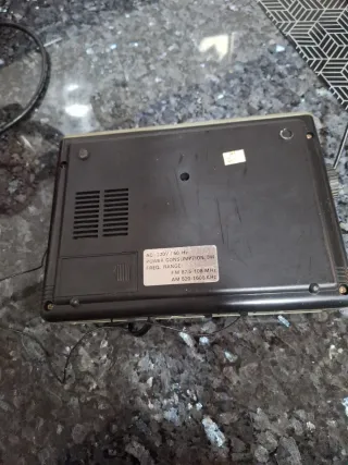 C50 -- Radio despertador Oskar .