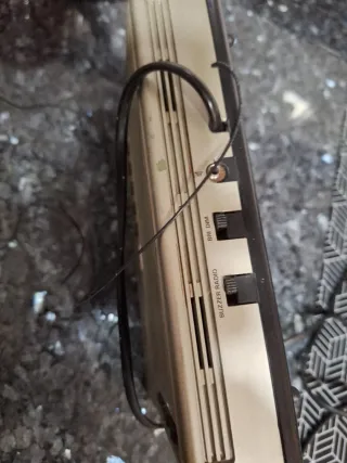 C50 -- Radio despertador Oskar .