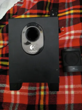 Altavoces 2.1 Logitech Negros